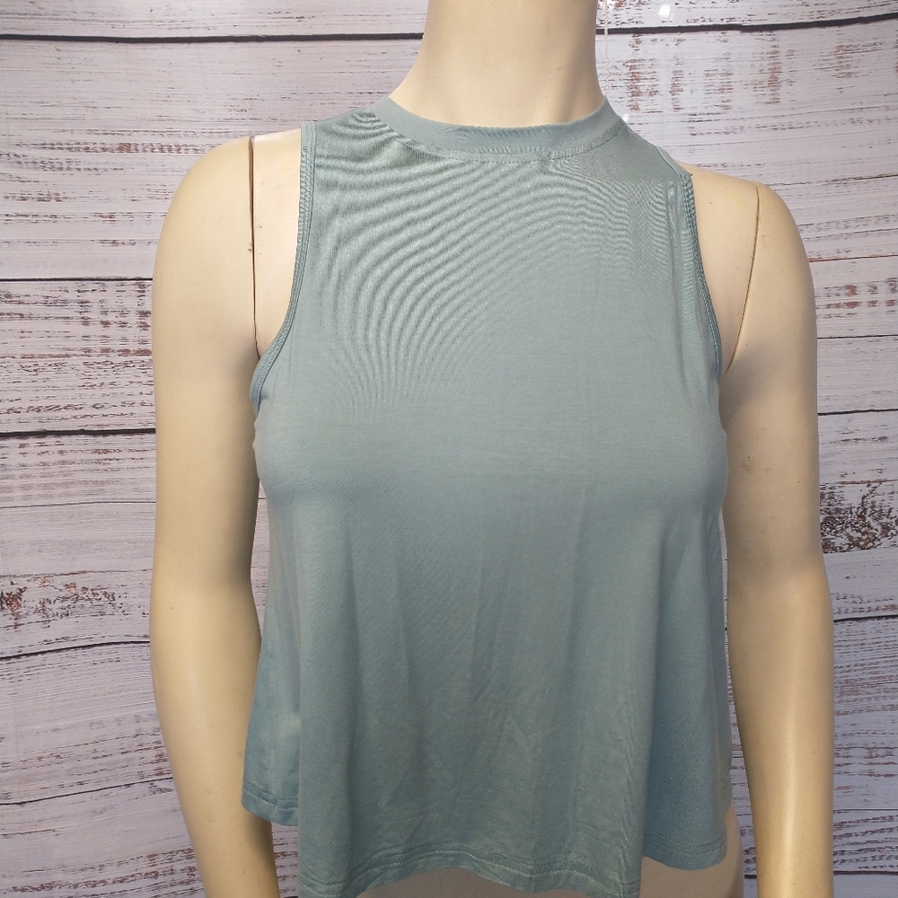MIPPO CROP TOP SIZE S.       L